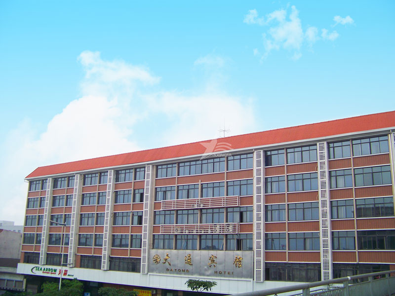 合成樹(shù)脂瓦：輕材質(zhì)高性能，助力屋面建材市場(chǎng)持續發(fā)展